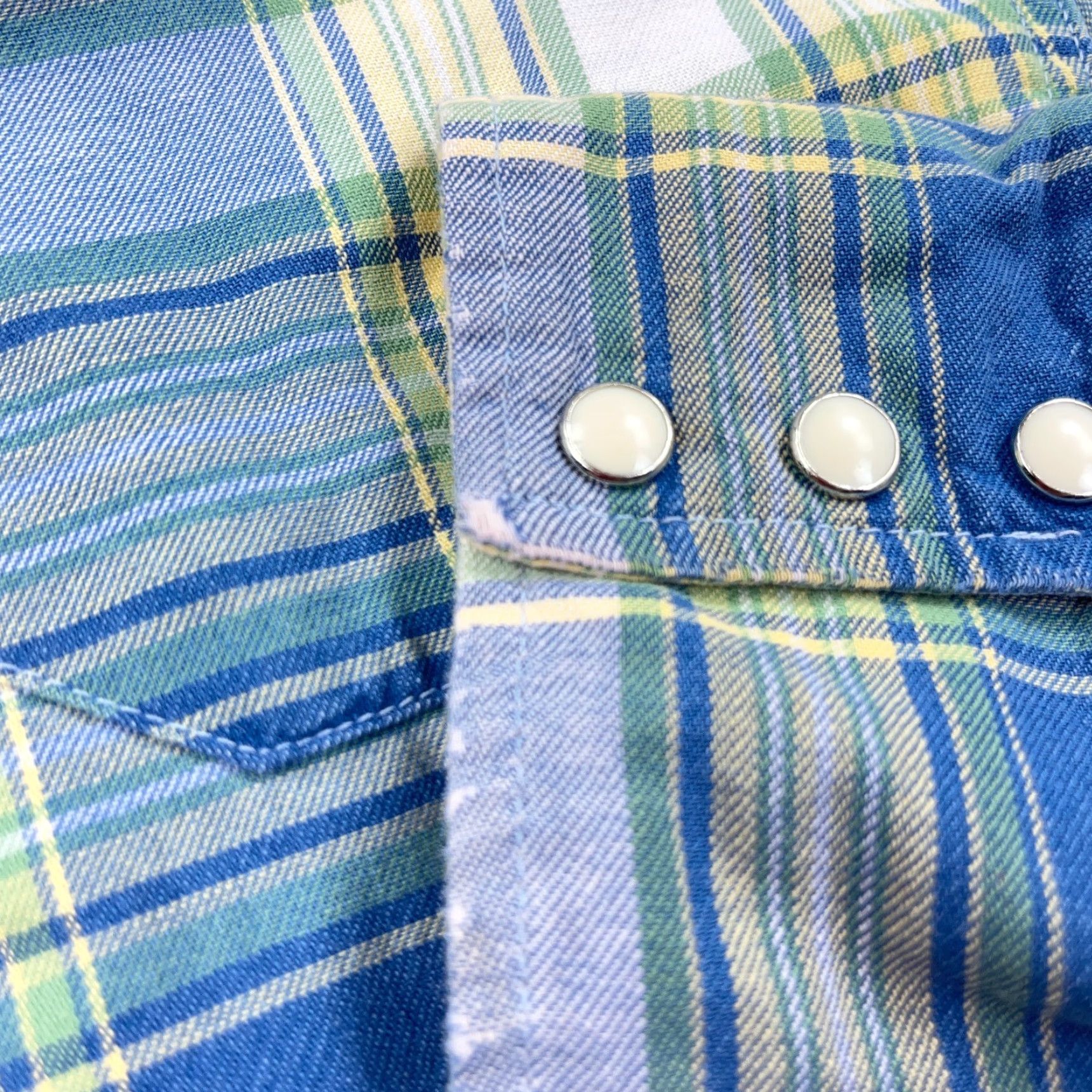 Wrangler VINTAGE Wrangler Shirt Men XL Blue Plaid Denim Pearl Snap Western Button-Up Long Sleeve 35" Tail Mens Western Casual Workwear Size US XL / EU 56 / 4 - 6 Thumbnail