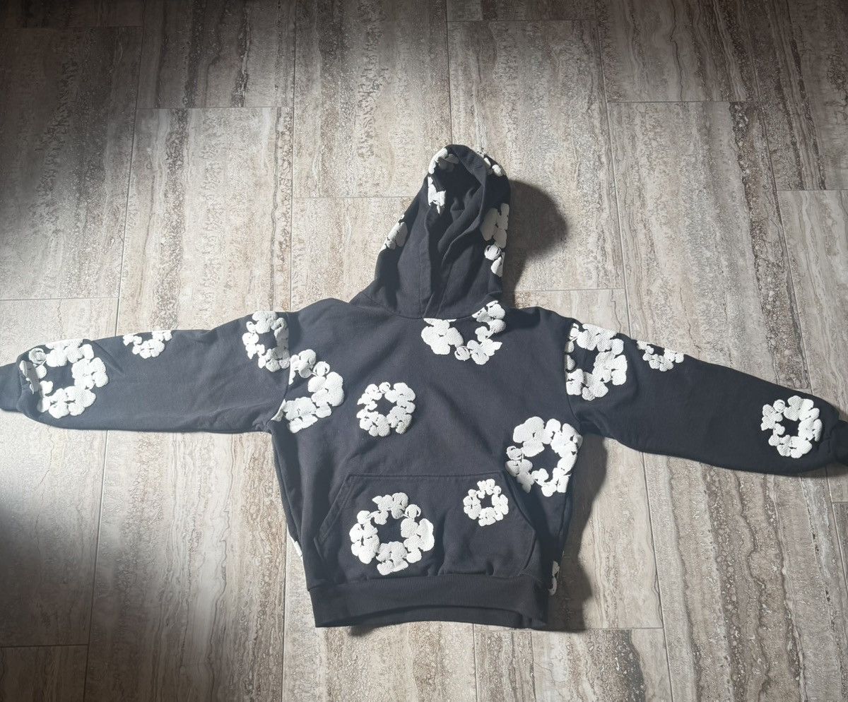 DENIM TEARS Denim Tears Big Cotton Wreath Hoodie Black | Grailed