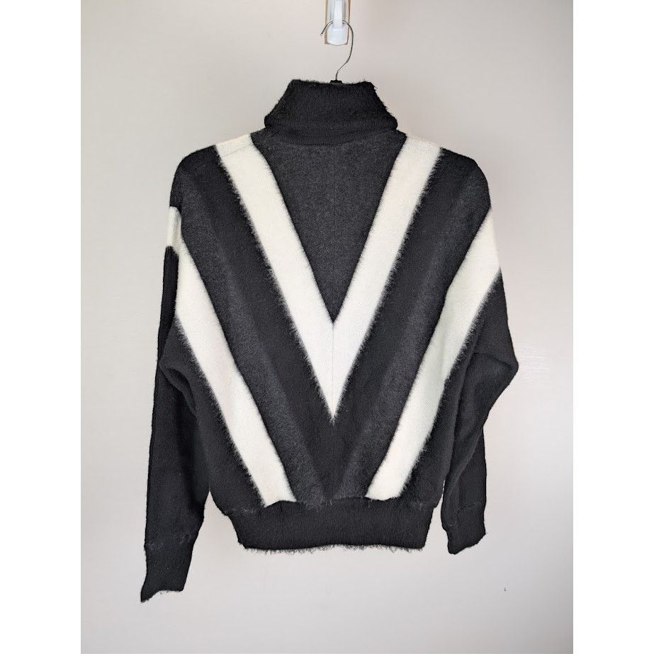 Saint Laurent Paris o1rshd1 555 / Laine Chevron Pull Knitwear in Naturel / Noir Size US M / EU 48-50 / 2 - 9 Thumbnail