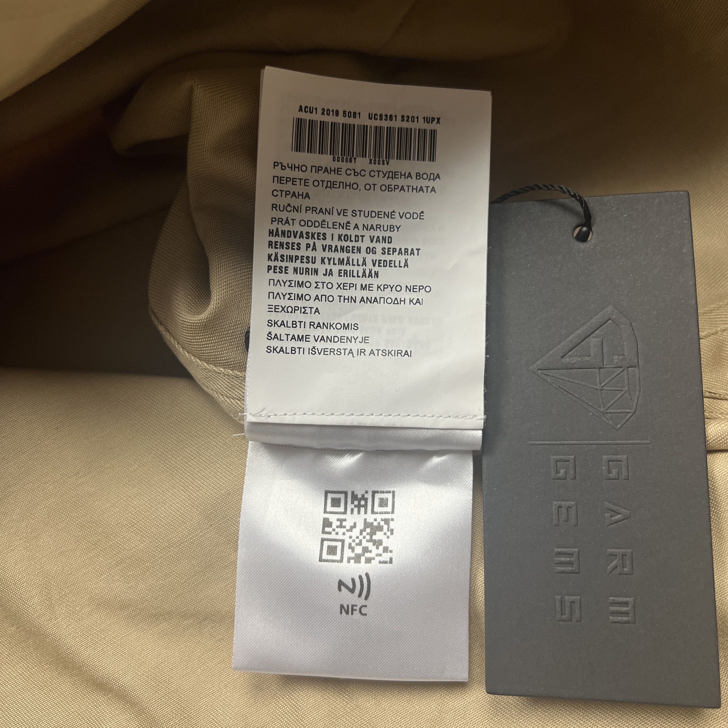 Prada Prada Logo Patches T-Shirt Size US M / EU 48-50 / 2 - 8 Thumbnail