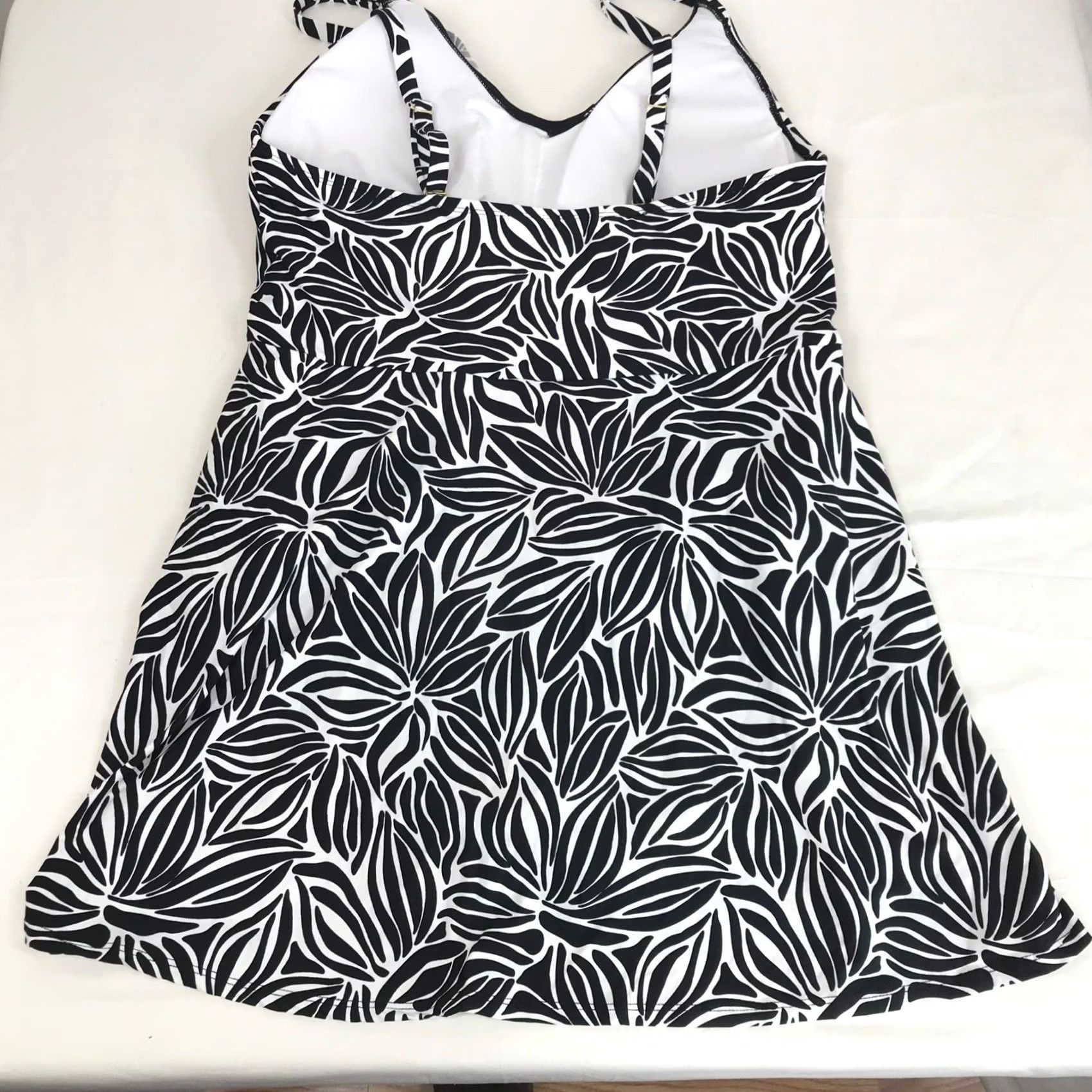 Lands' End VINTAGE: Lands End Womens XXL Black White Abstract Floral Surplice V-Neck Swim Dress Size 3XL / US 20-22 - 6 Thumbnail