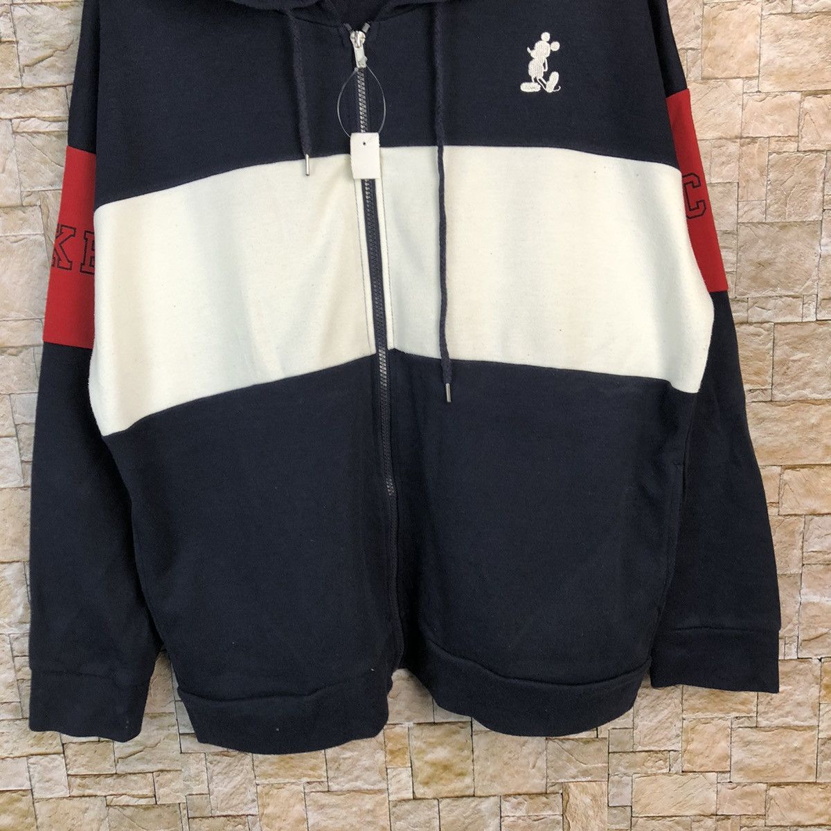 Disney Disney Mickey Mouse vintage sweatshirt Hoodie #A673 Size US L / EU 52-54 / 3 - 3 Thumbnail