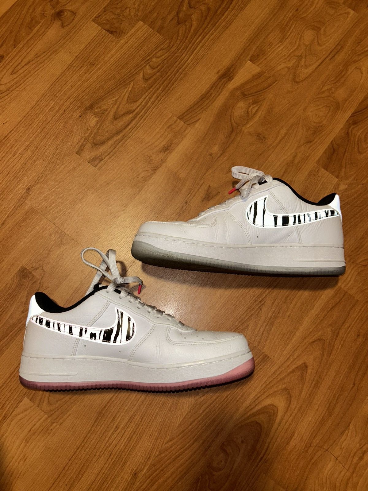 Nike Air Force 1 Korea Size US 10 / EU 43 - 2 Thumbnail