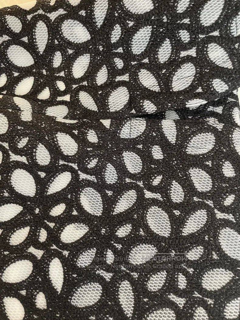 Alaia Alaia Black and White Color Blocked Fiber Nylon Skirt Size 26" / US 2 / IT 38 - 4 Thumbnail