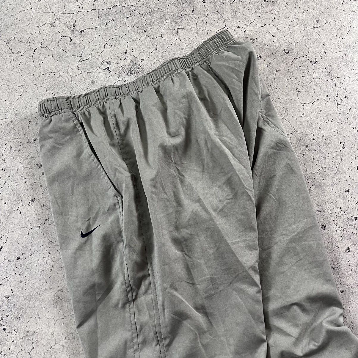 Nike × Vintage Nike Nylon Track Pants Vintage Baggy Gorpcore Y2K Drill Size US 32 / EU 48 - 7 Thumbnail