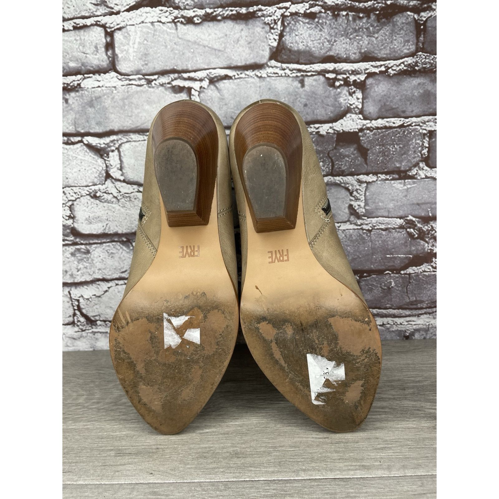 Frye Frye Ash Taupe Leather Pointed Toe Western Heel Booties Wome Size US 10 / IT 40 - 18 Thumbnail