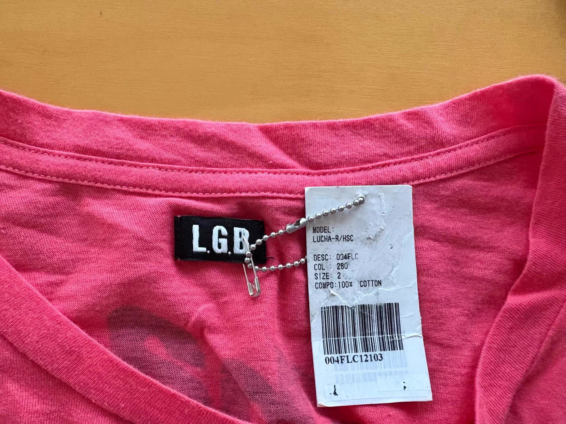 Le Grande Bleu (L.G.B.) LGB Women's Red Mask Decorative T-shirt Ｑ21 Size M / US 6-8 / IT 42-44 - 3 Thumbnail