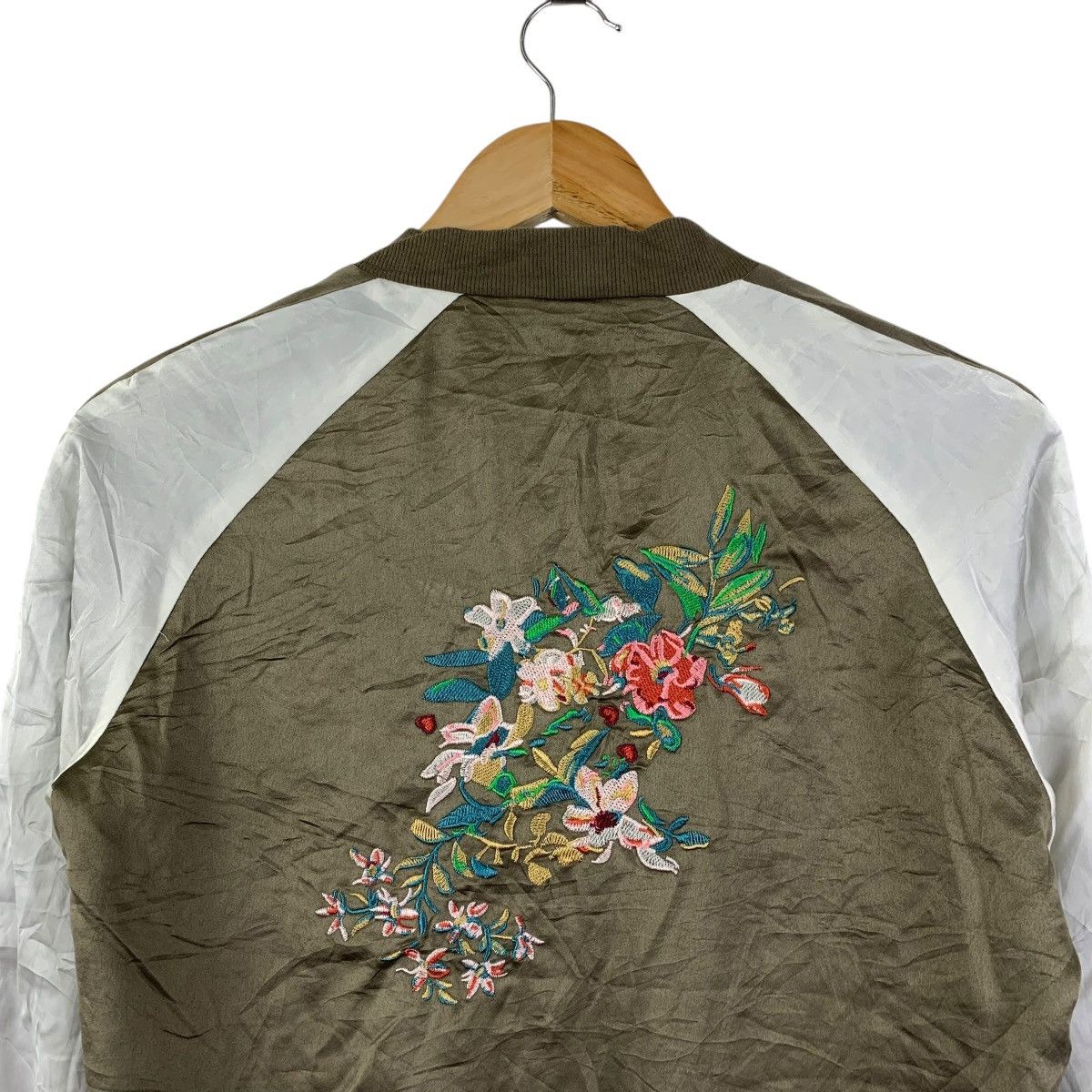 Only NY ONLY Floral Embroidered Satin Bomber Jacket Olive Green Size US S / EU 44-46 / 1 - 6 Thumbnail