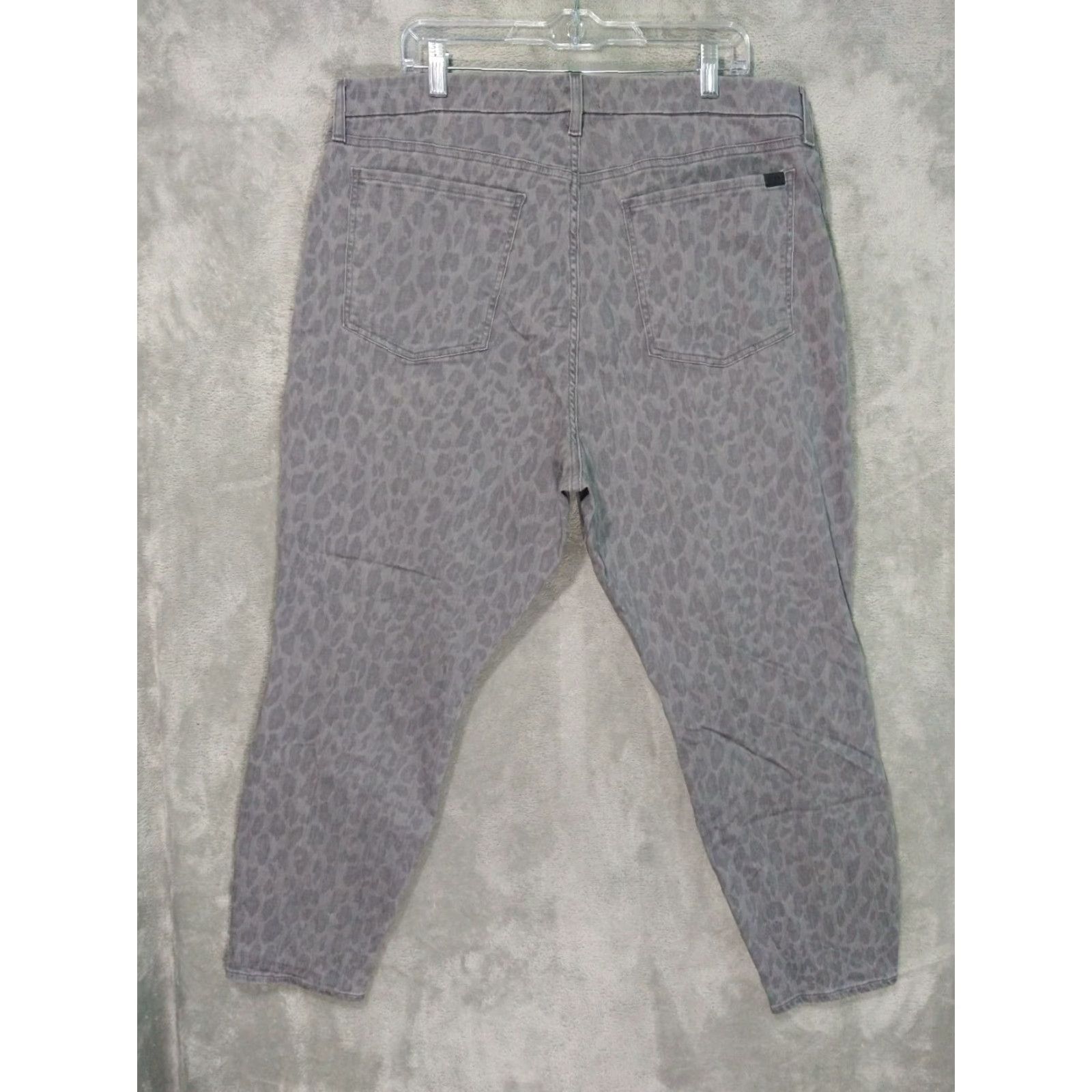 7 For All Mankind For All Mankind Jeans Womens 20 Gray Leopard Denim Ankle Skinny High Rise Jen7 Size 42" / US 20 - 2 Thumbnail