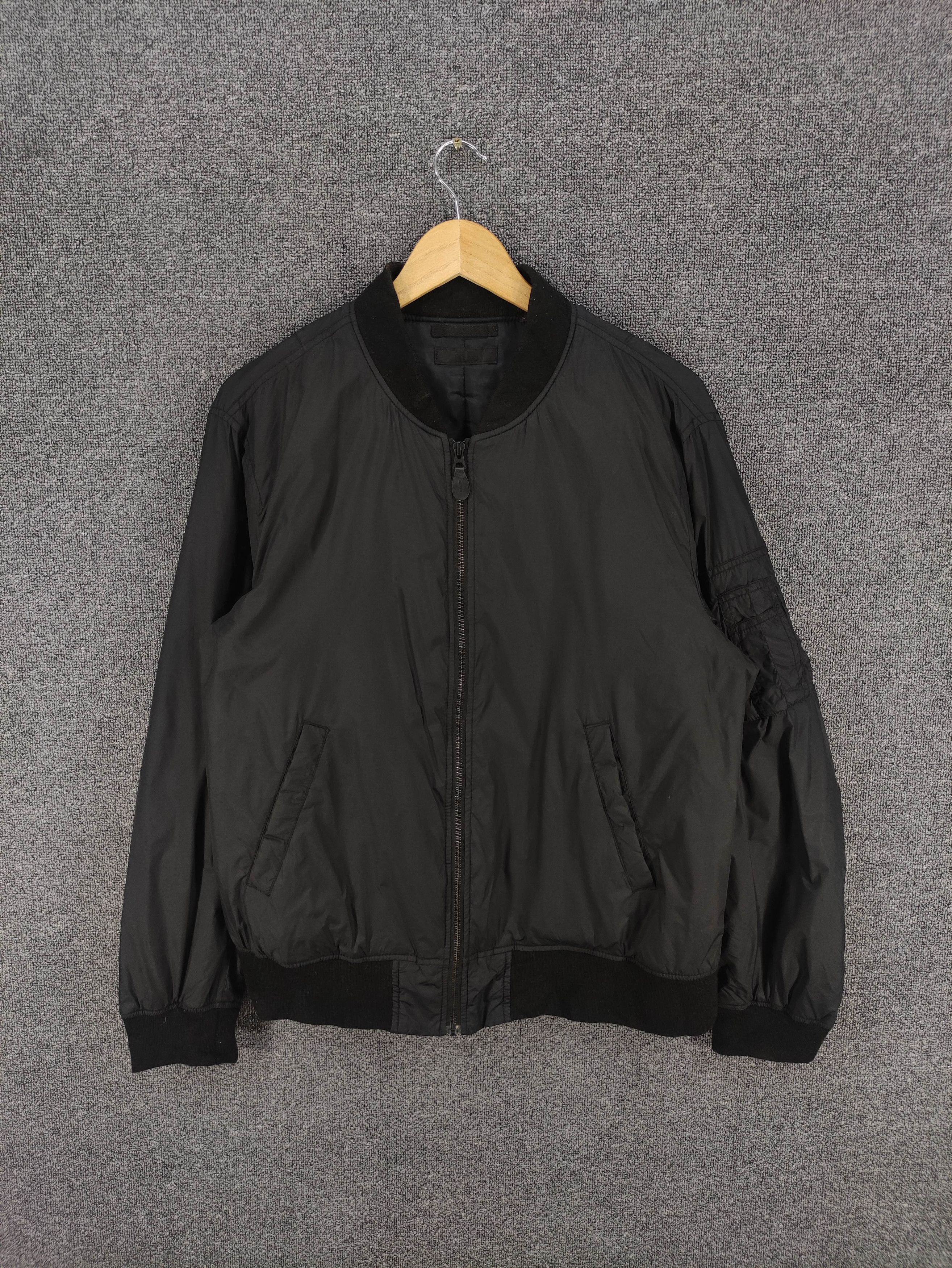 Uniqlo Uniqlo Black Bomber Jacket Zipper Size US L / EU 52-54 / 3 - 1 Thumbnail