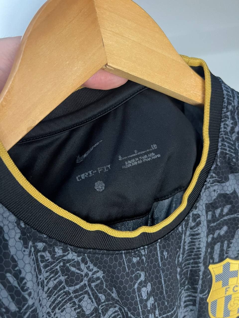 Vintage VERY RARE NIKE FC BARCELONA SPAIN SOCCER JERSEY BLOKE Y2K Size US S / EU 44-46 / 1 - 8 Thumbnail