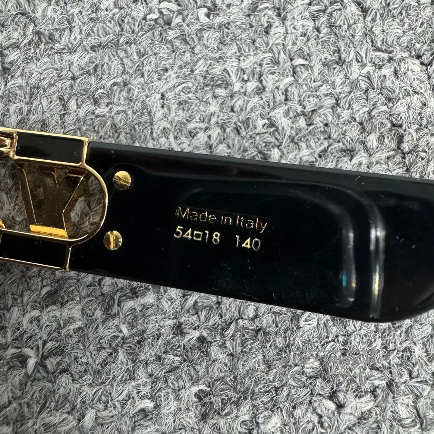 Louis Vuitton Louis Vuitton Black framed metal V-shaped sunglasses| Size ONE SIZE - 4 Thumbnail