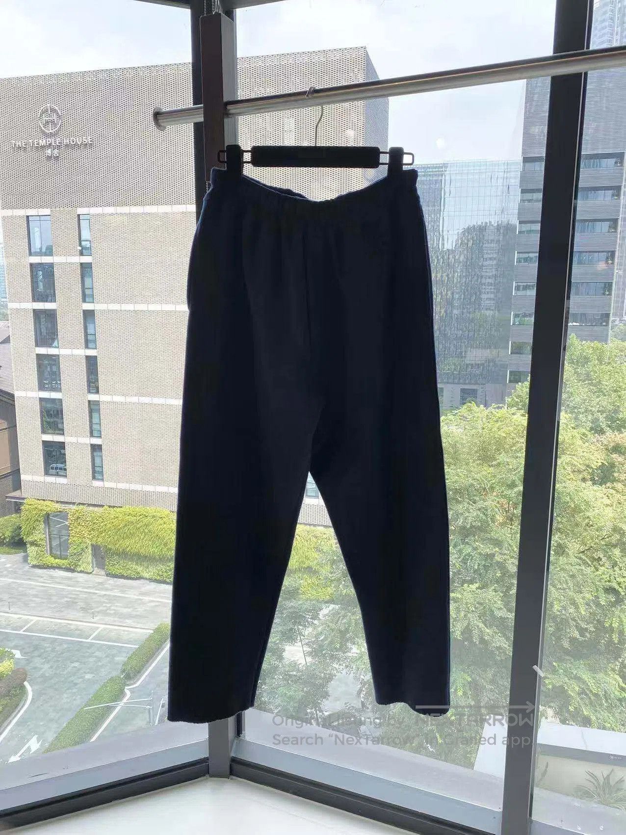 Louis Vuitton Louis Vuitton Size M Letter logo embroidered sweatpants| Size 26" / US 2 / IT 38 - 2 Thumbnail