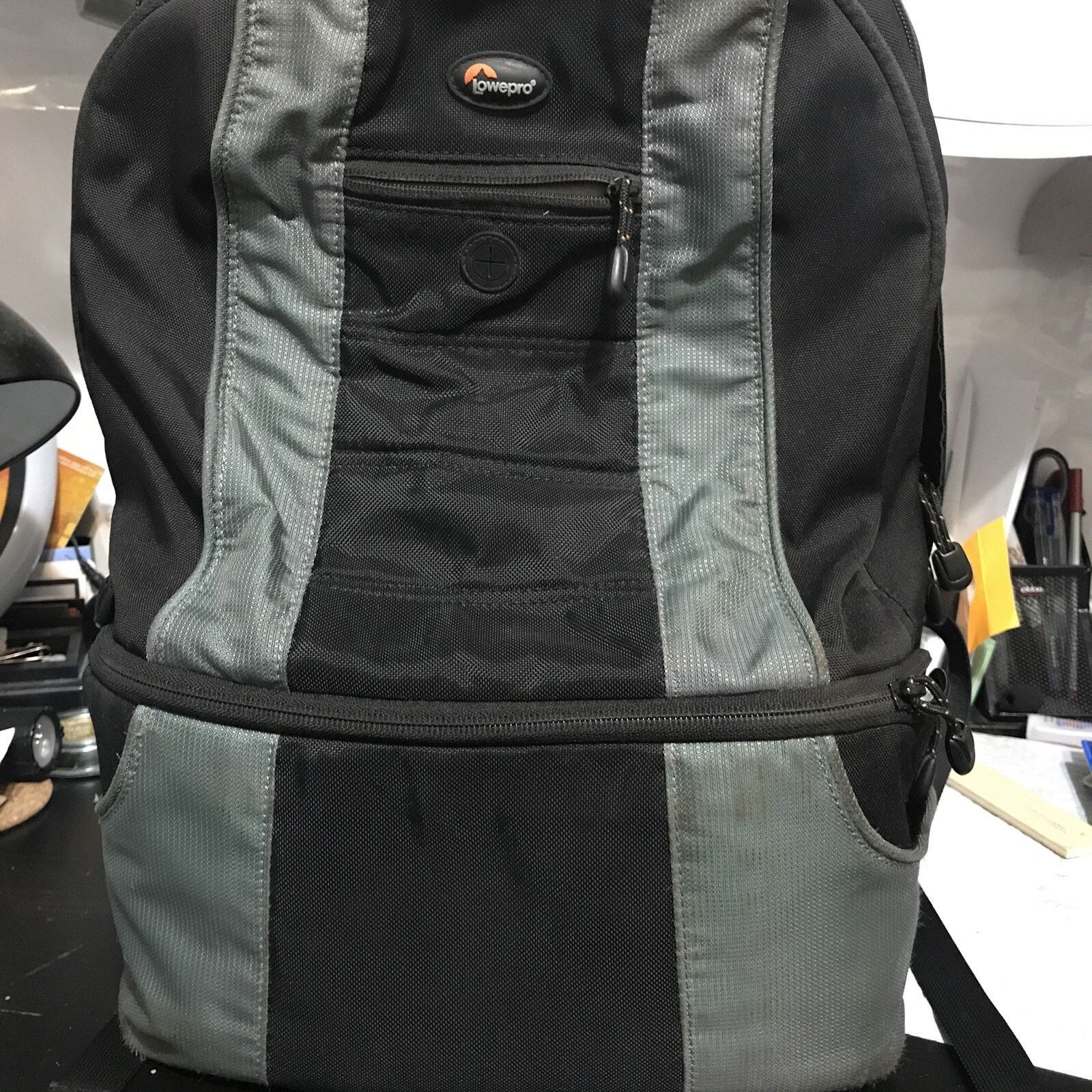 Lowepro Camera Backpack Bag Padded Compu Daypack Day Pack in Black, Men's