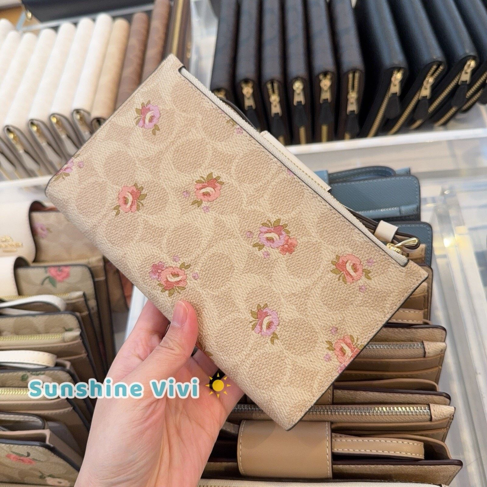 Coach NWT Coach Phone Tech Wallet Floral Print CAR11 Gold/Sand Size ONE SIZE - 4 Thumbnail