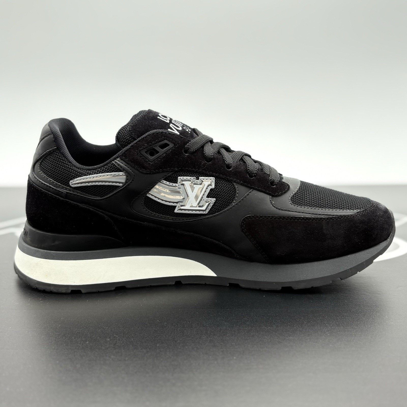 Louis Vuitton Louis Vuitton Run Away Low ' Black ' | EXCELLENT CONDITION! Size US 9.5 / EU 42-43 - 10 Thumbnail