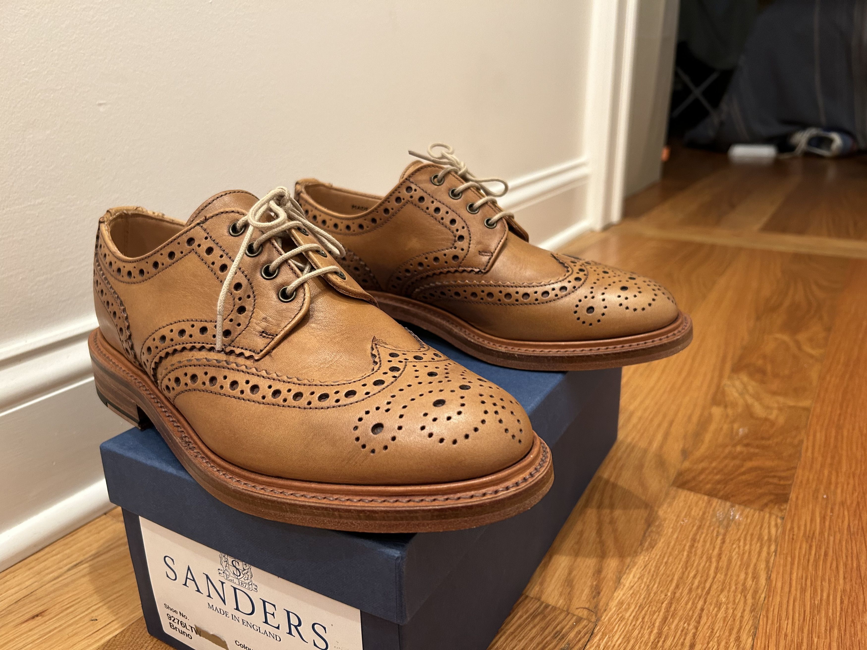 Sanders Bruno Brogue Light Tan LNWT Size US 8 / EU 41 - 2 Thumbnail