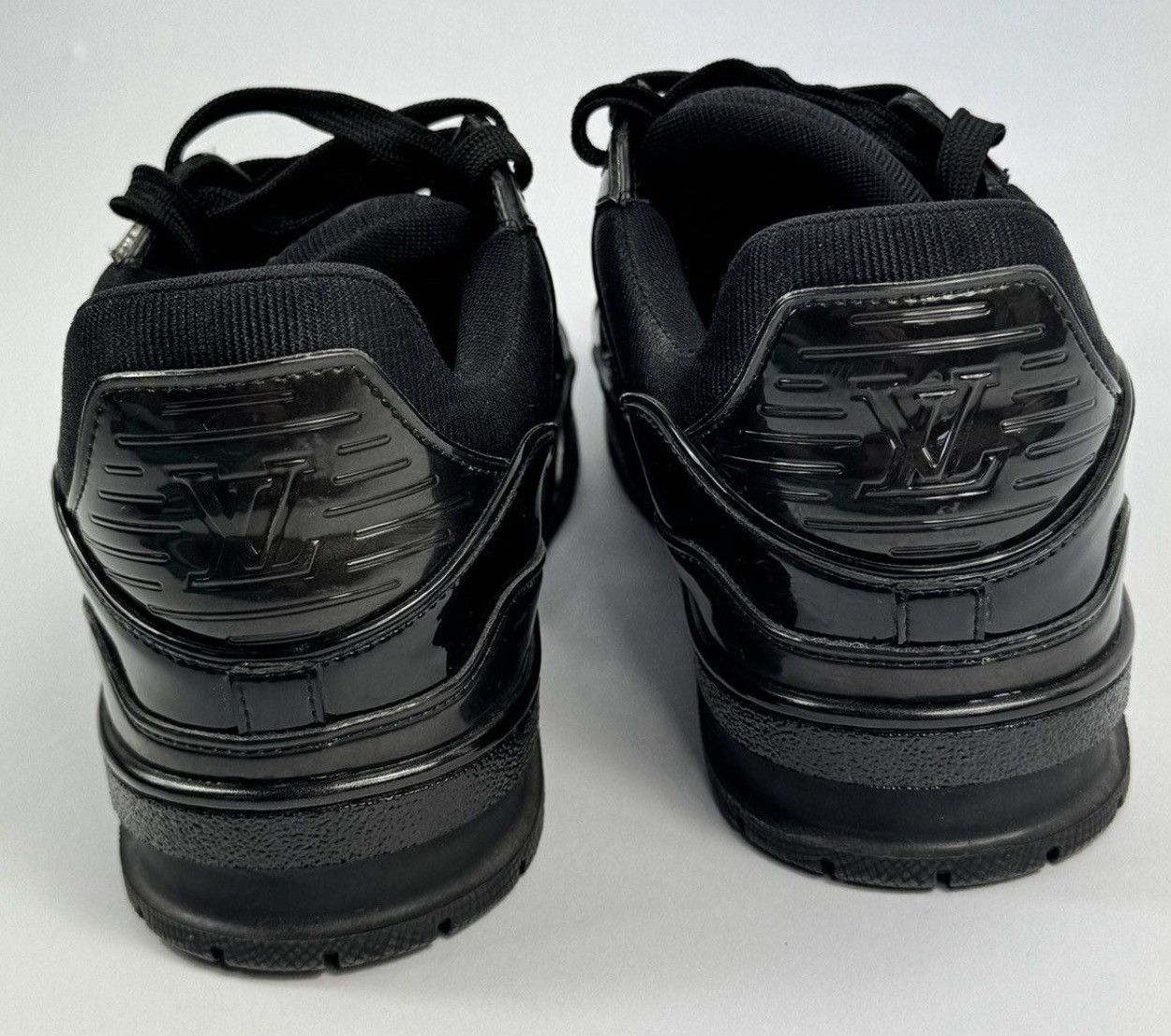 Louis Vuitton PATENT LOW TOP SNEAKERS Size US 9 / EU 42 - 3 Thumbnail