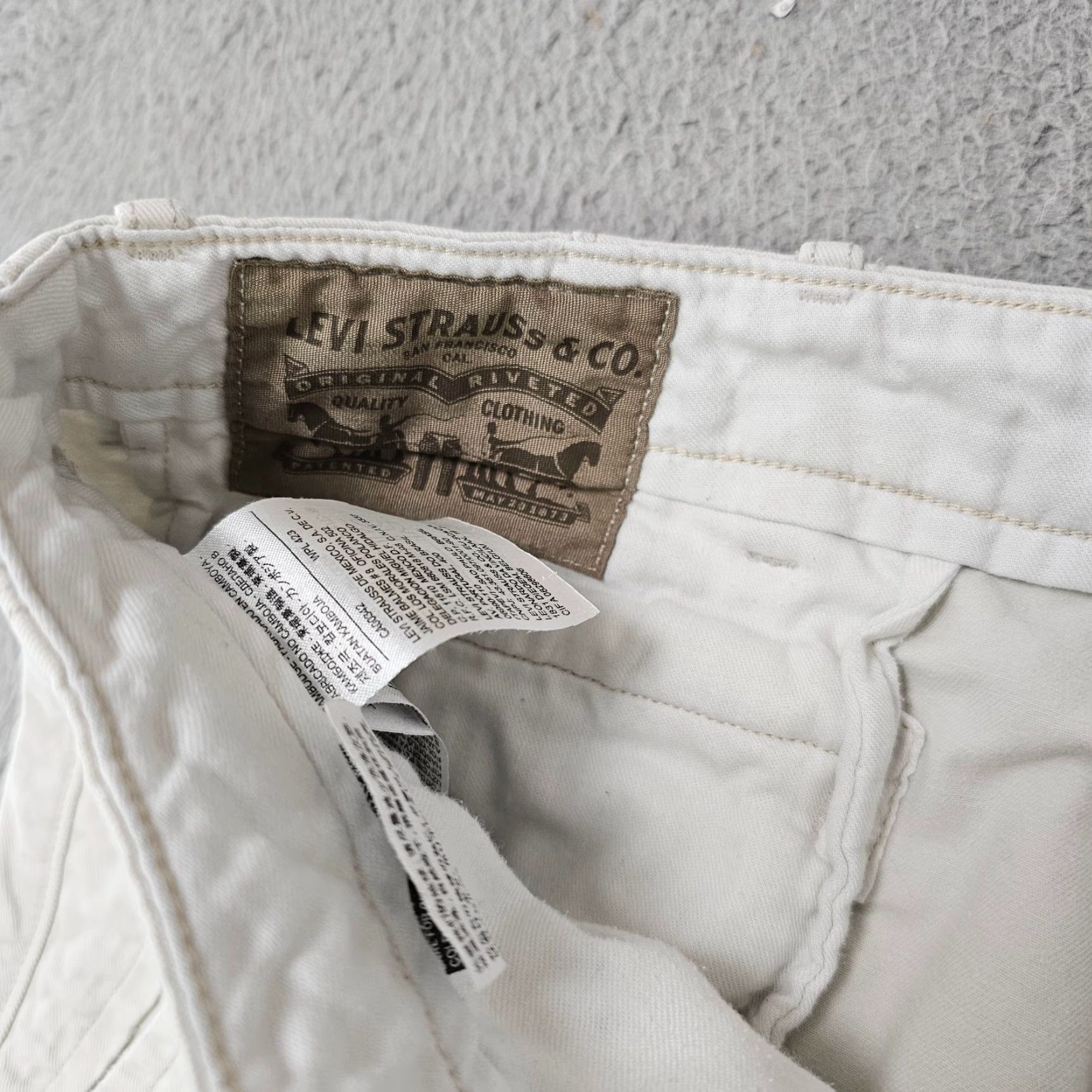 Levi's Levi's Shorts Mens 30 Ivory Cargo Cotton Hiking Outdoor Pocket Casual Size US 30 / EU 46 - 5 Thumbnail