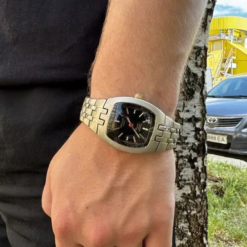 Vintage Yukari x Yuki Vintage watch Omax avantgarde futuristic Size ONE SIZE - 1 Thumbnail