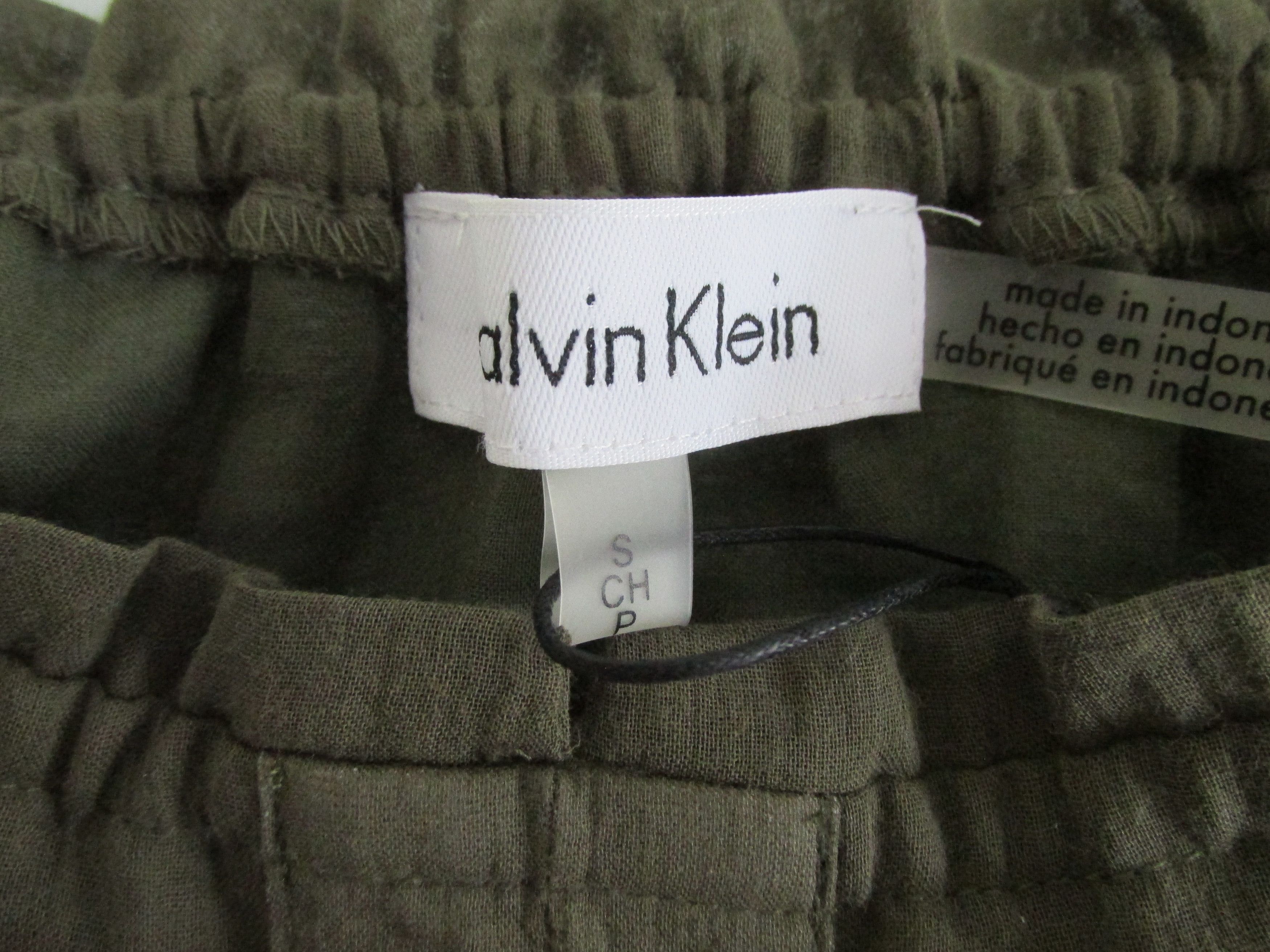 Calvin Klein Calvin Klein (NWT) Women's Off Shoulder Blouse Size Small Size S / US 4 / IT 40 - 2 Thumbnail