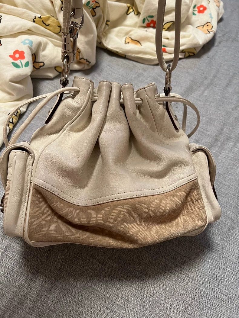 Loewe loewe Lambskin tassel drawstring bucket bag 2503-Nextarrow Size ONE SIZE - 4 Thumbnail
