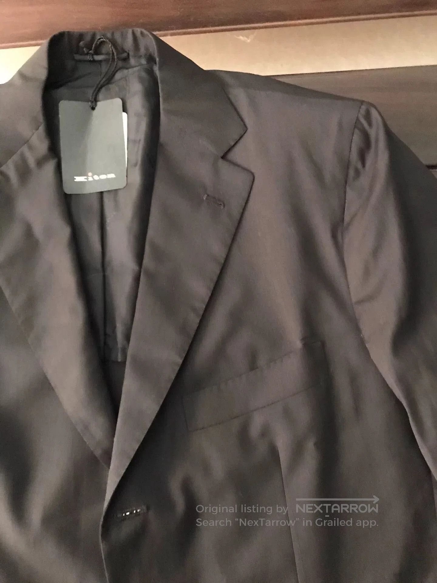 Kiton black lightweight wool suit set for spring. Size US L / EU 52-54 / 3 - 6 Thumbnail