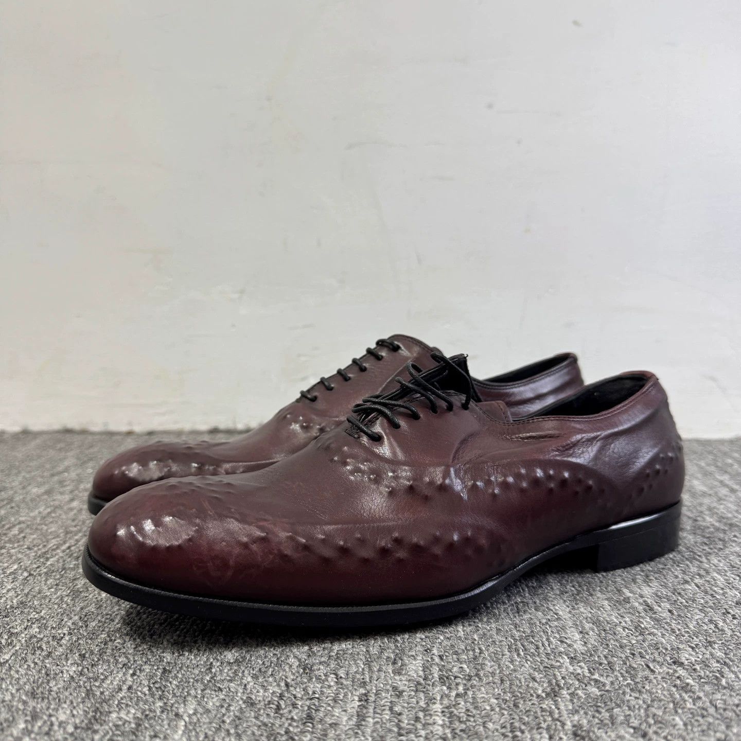 Alexander McQueen Alexander Mcqueen embossed leather shoes 40 Size US 7 / EU 40 - 1 Thumbnail