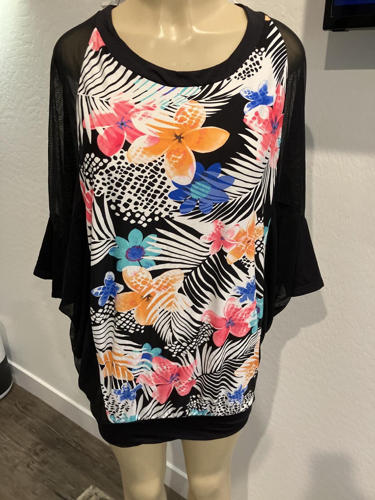Other NWT Black Sheer Sleeve Floral Print Tunic Top Size M / US 6-8 / IT 42-44 - 2 Thumbnail