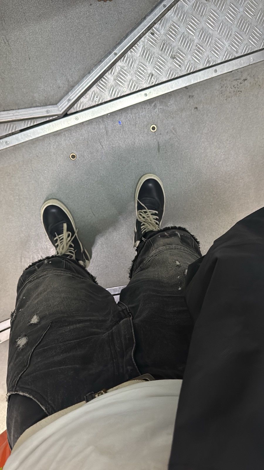 Rick Owens Rick Owens F/W 22’ Strobe Milk/Black Geobasket Size US 9 / EU 42 - 15 Thumbnail