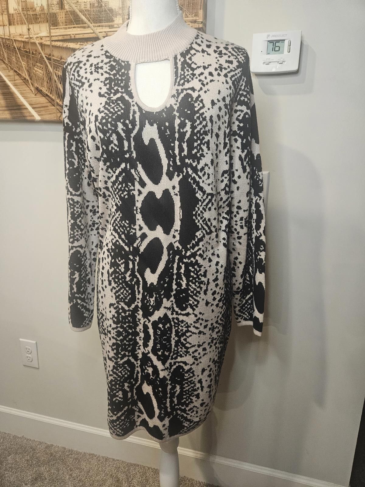 Designer Caren Sport Animal Print Sweater Dress #49 Size XL / US 12-14 / IT 48-50 - 1 Thumbnail