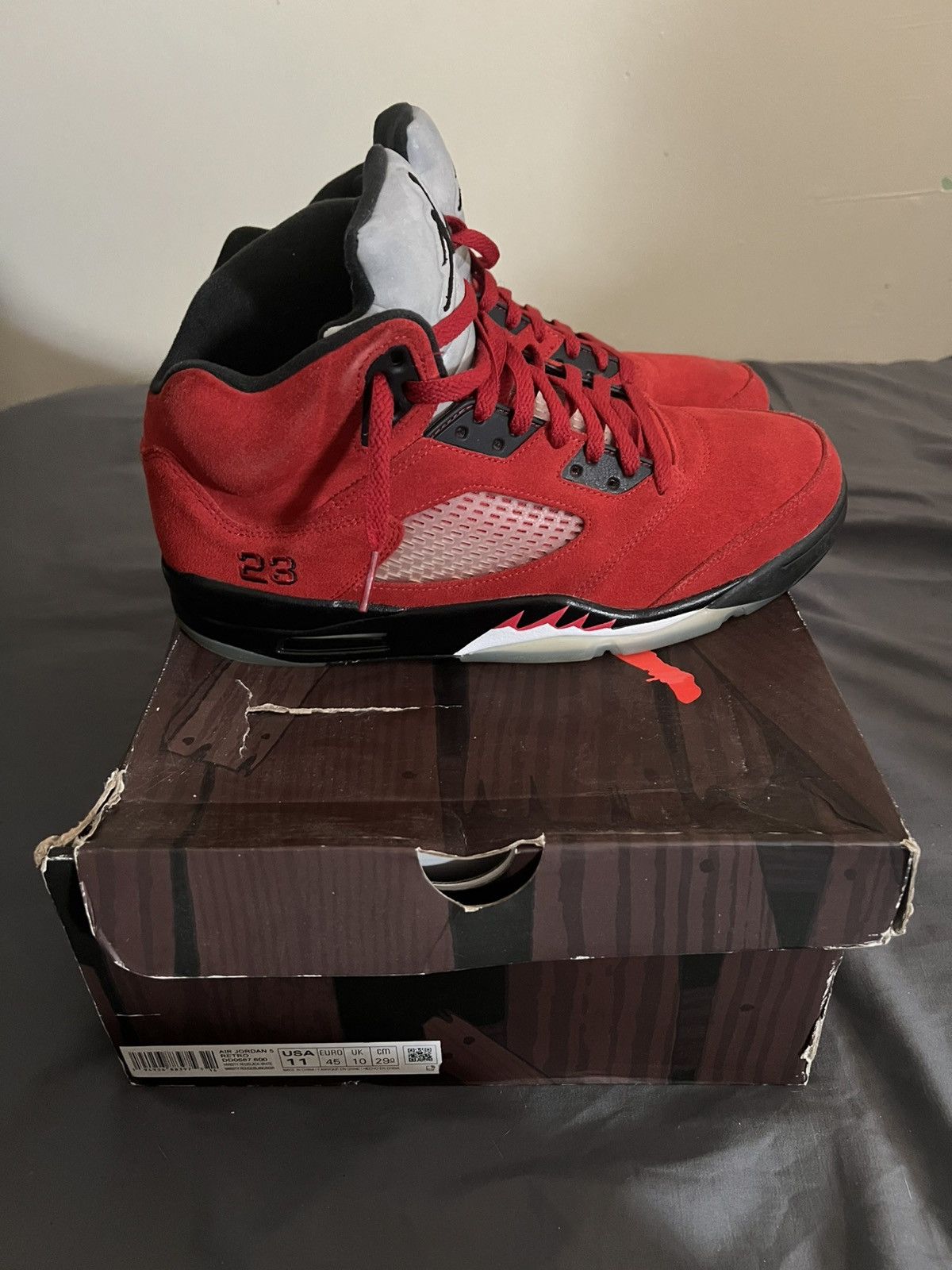 Jordan Brand Jordan 3 raging bulls Size US 11 / EU 44 - 2 Thumbnail