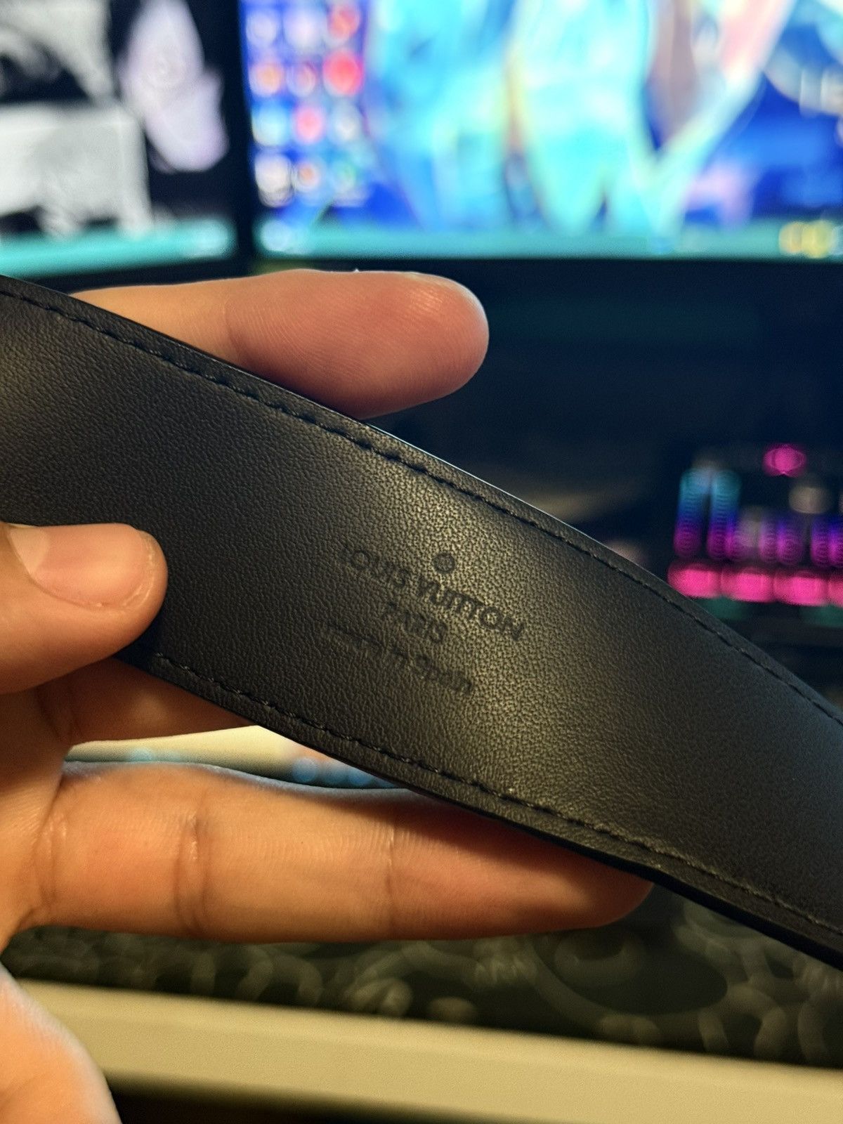 Louis Vuitton Louis Vuitton Taiga Leather Belt Size ONE SIZE - 5 Thumbnail