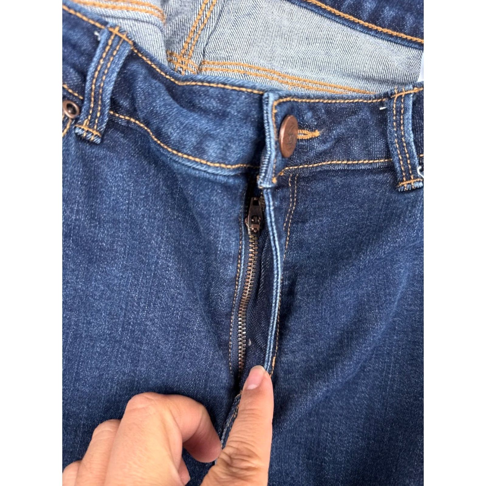 Almost Famous Almost Famous Jeans Womens 6 Blue Denim Bootcut Mid Rise 30x30 Studded Embroidered Size 28" / US 6 / IT 42 - 4 Thumbnail