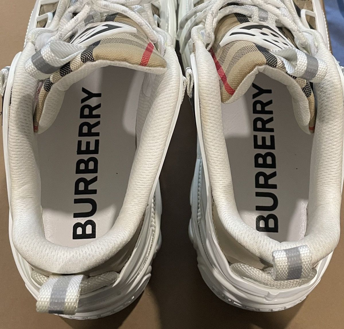 Burberry Burberrys Size US 9.5 / IT 39.5 - 8 Thumbnail