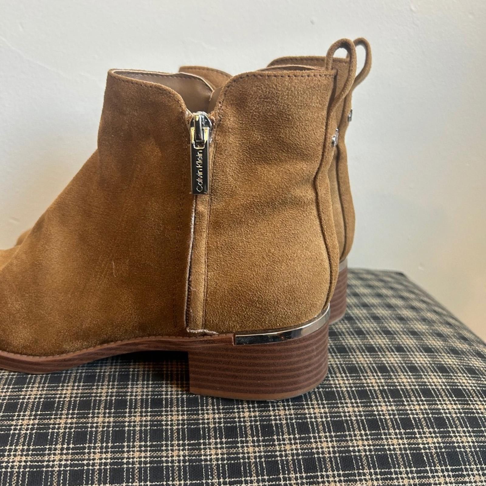 Calvin Klein NWOT Calvin Klein WomenTan Suede Side Zip Ankle Boots Size 9 Size US 9 / IT 39 - 3 Thumbnail