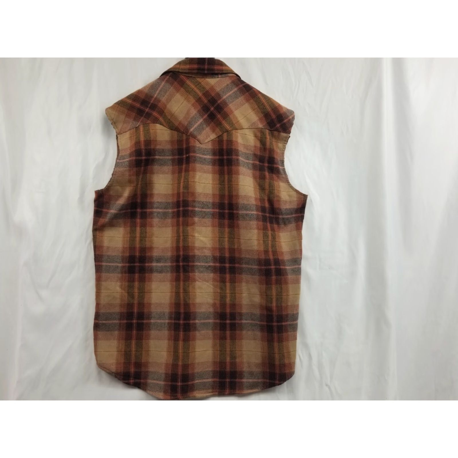Pendleton VINTAGE Pendleton Shirt Mens Large Sleeveless Button-Up Wool Brown Collared 100% Virgin Wool Workwear Casual Pockets Vintage Yes Mens Regulations? Size US L / EU 52-54 / 3 - 2 Thumbnail