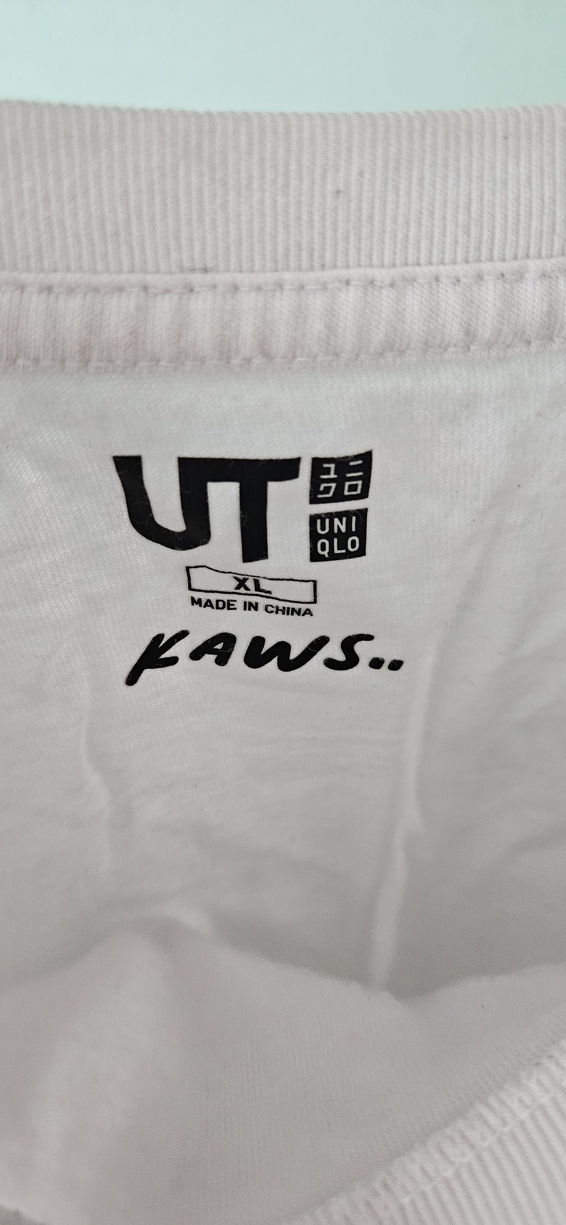 Kaws × Uniqlo Uniqlo x Kaws Size US XL / EU 56 / 4 - 2 Thumbnail