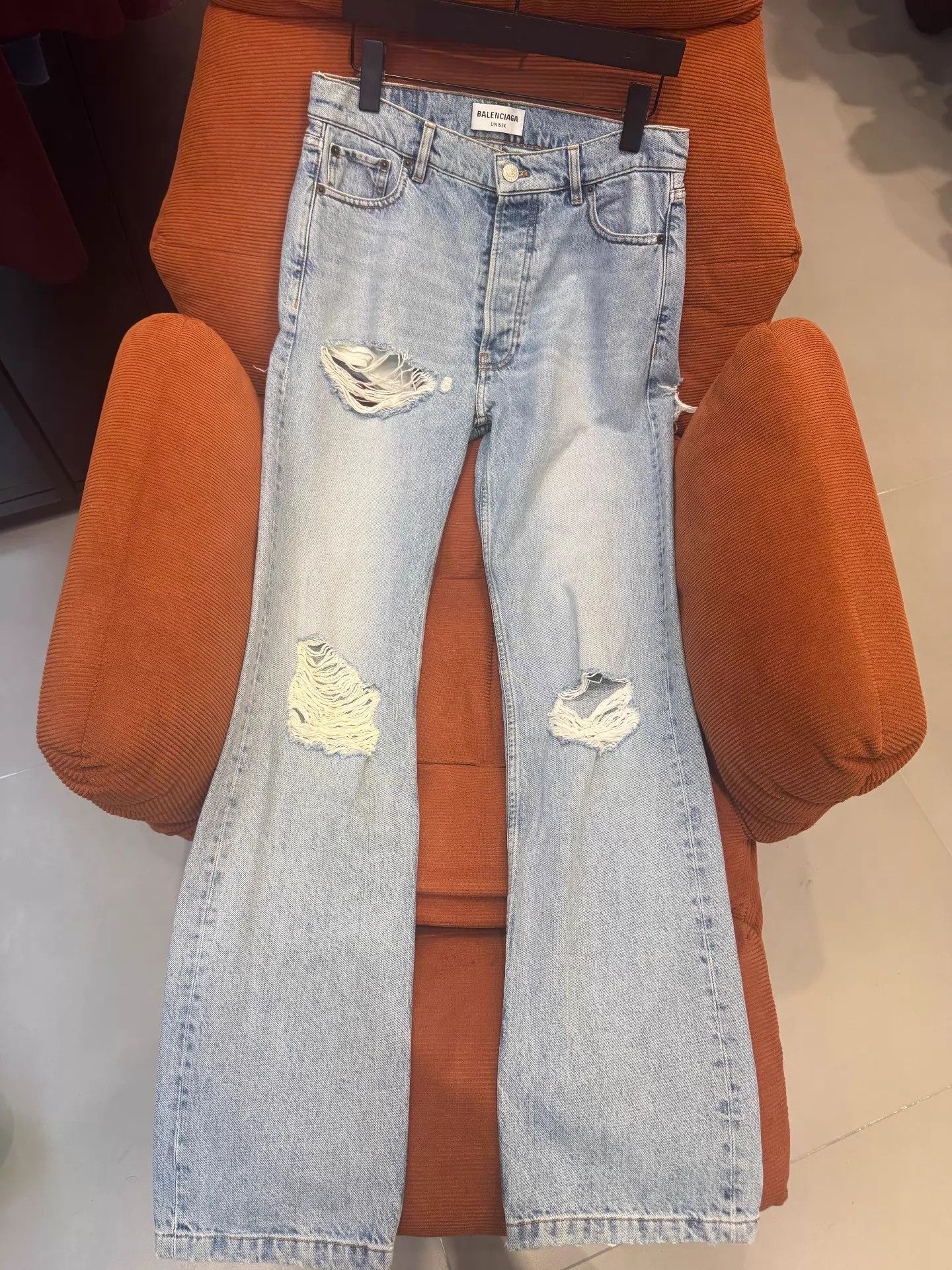 Balenciaga Balenciaga Washed Distressed Straight Unisex Jeans Size 26" / US 2 / IT 38 - 1 Thumbnail