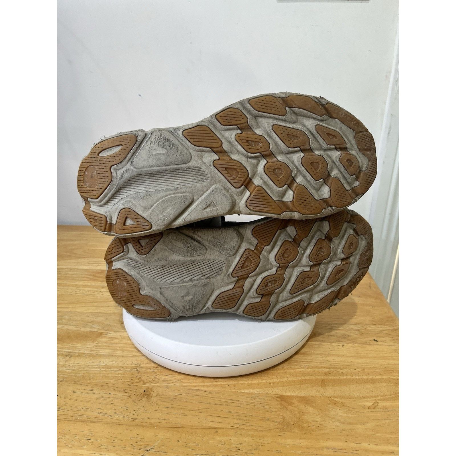 Hoka Hoka One One Clifton 9 Men's Size 10.5 D Running Shoes Size US 10.5 / EU 43-44 - 6 Thumbnail