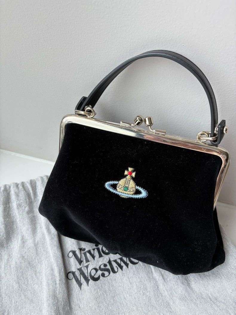 Vivienne Westwood Vivienne Westwood size os Silk velvet dumplings Size ONE SIZE - 2 Thumbnail