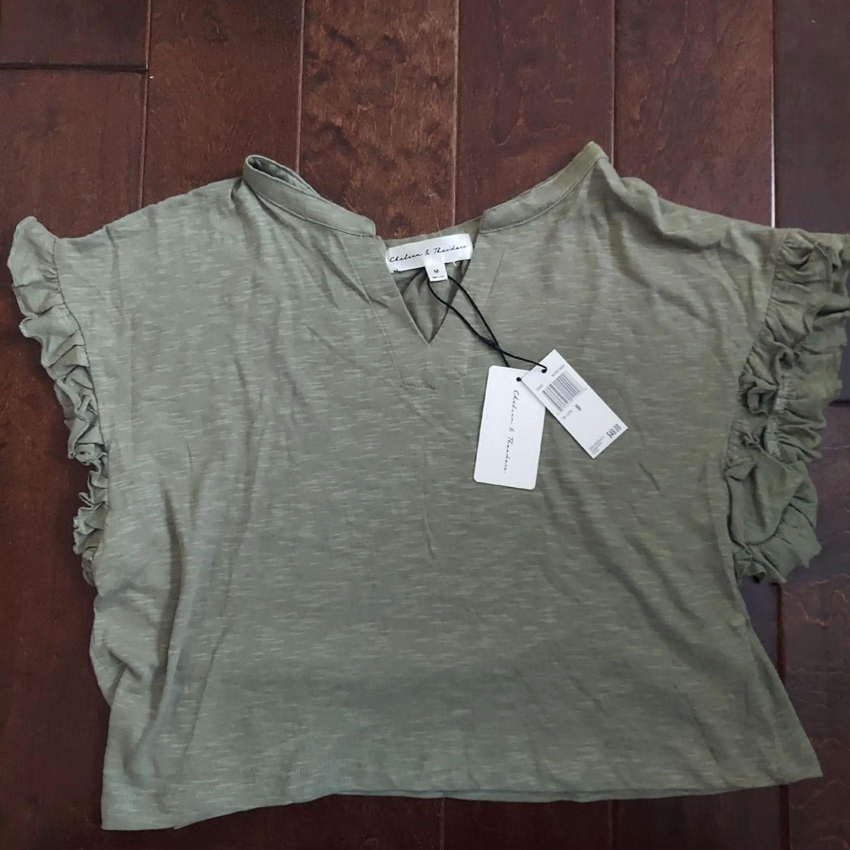 Olive Chelsea & Theodore Women's Blouse Short Sleeve V-Neck Light Olive Green M NWT MSRP 48 Size M / US 6-8 / IT 42-44 - 2 Thumbnail