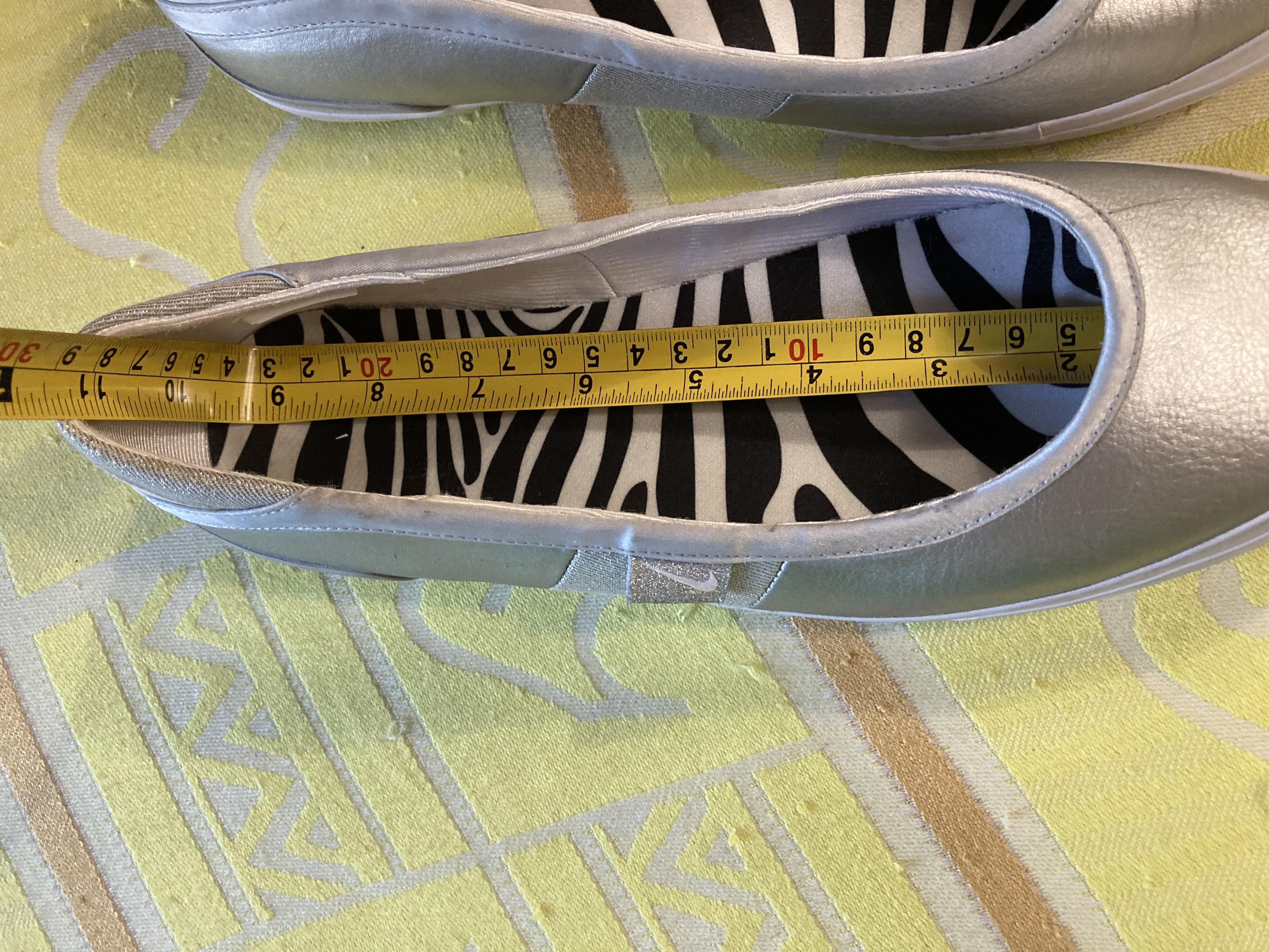 Nike × Vintage Nike Vintage Silver Ballet Flats Y2K Size US 8.5 / IT 38.5 - 4 Thumbnail