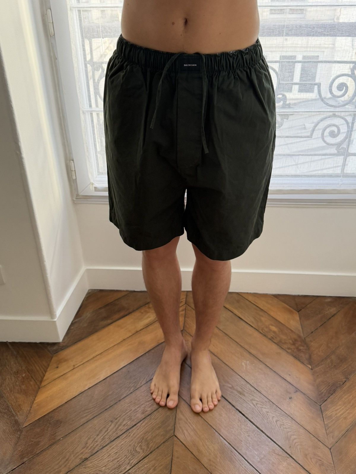 Balenciaga Short Balenciaga kaki Size US 31 - 1 Thumbnail