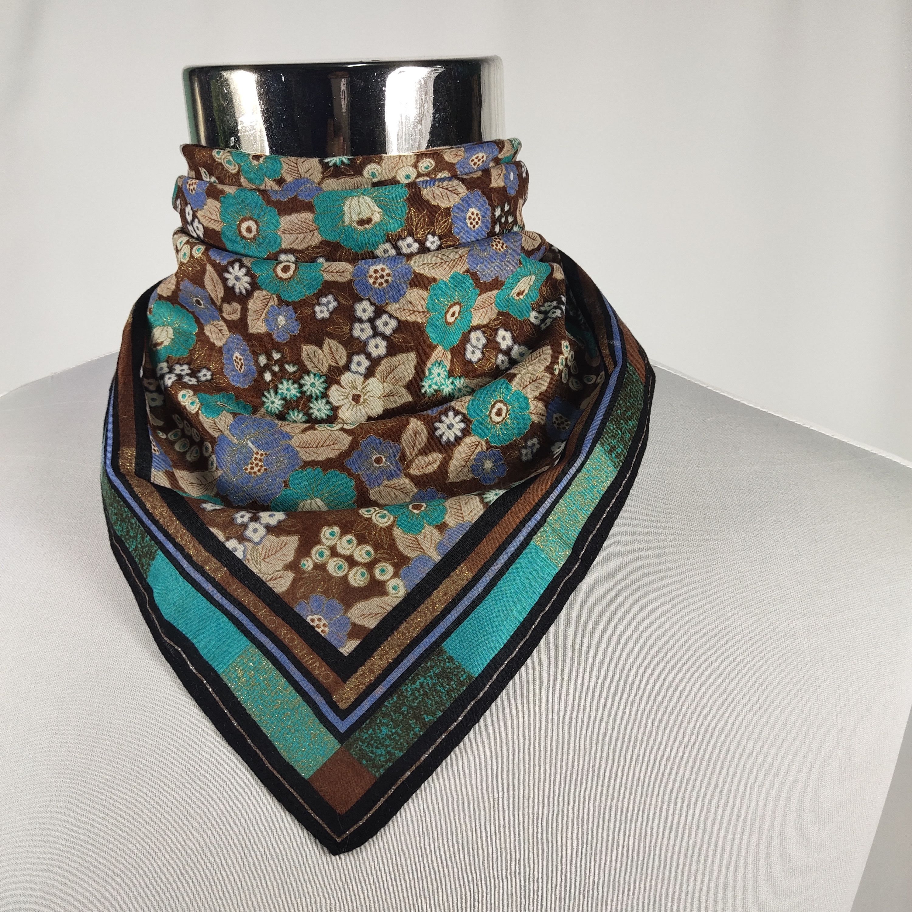 Vintage Hiroko Koshino Handkerchief / Neckcerchief / Bandana Size ONE SIZE - 1 Thumbnail