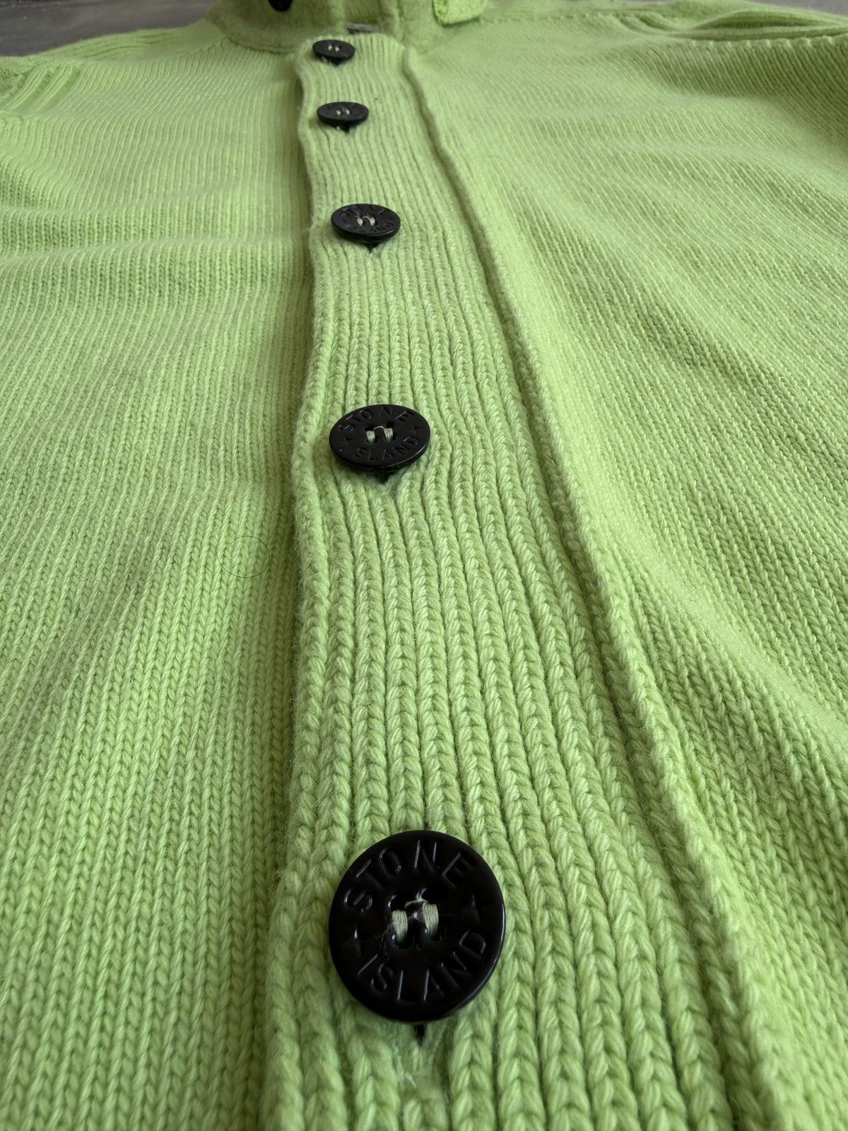 Stone Island Stone Island Wappen Zip up Long sleeved knit In Neon Green Size US XL / EU 56 / 4 - 5 Thumbnail