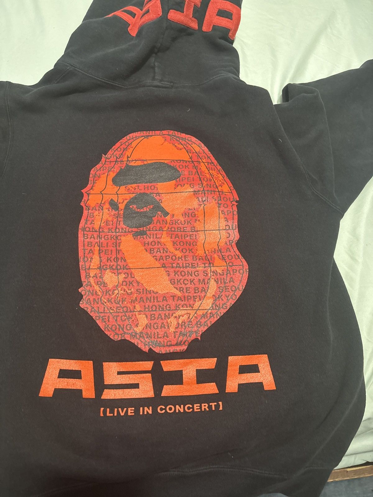 Bape × XO Bape x XO Asia Staff Busy Works Pullover Hoodie Black/Orange Size US M / EU 48-50 / 2 - 1 Thumbnail