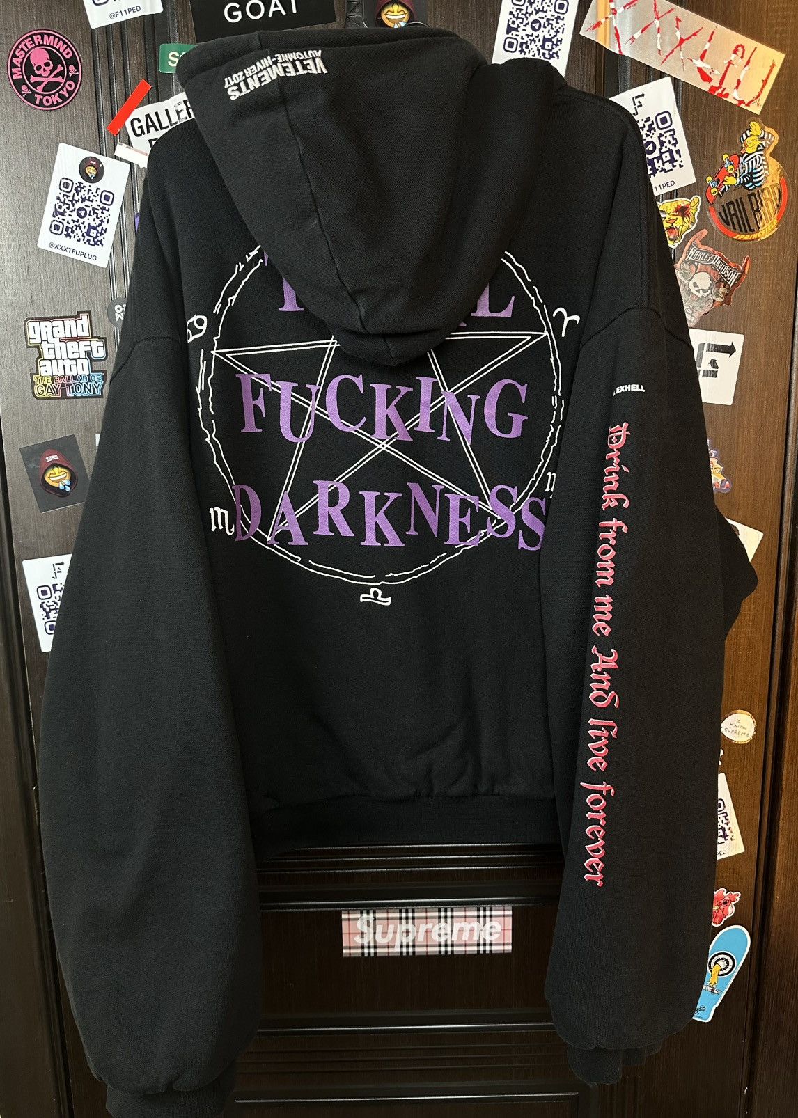 Vetements Vetements Total Fucking Darkness x 11 inch Gun Club 2 Side L Size US L / EU 52-54 / 3 - 1 Thumbnail
