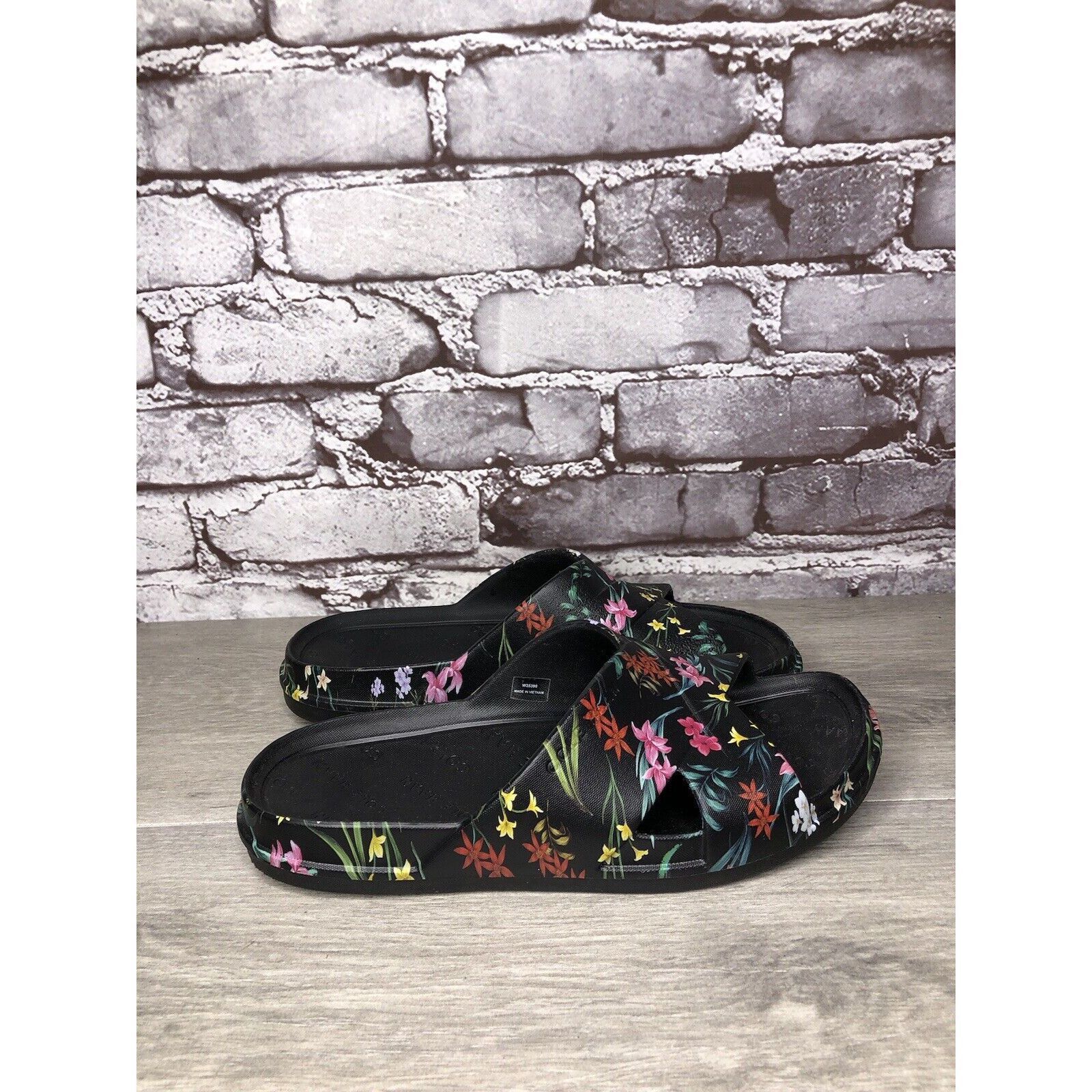 Cole Haan Cole Haan Grand Os. 25390 Black Rubber Floral Print Sandals Size US 7 / IT 37 - 3 Thumbnail