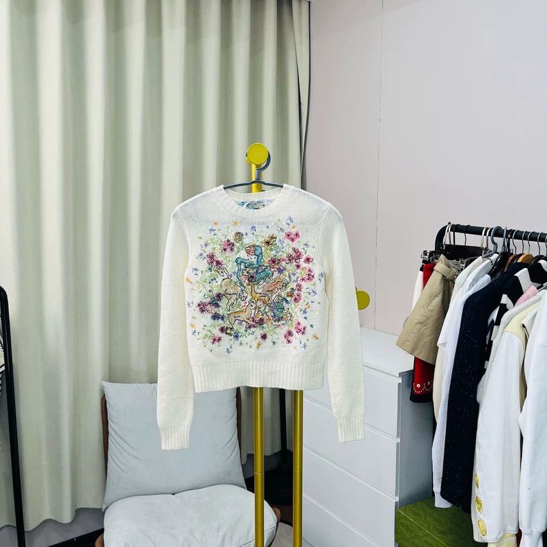 Dior Dior Milk white bee embroidered animal flower cashmere swe Size XXS / US 00 / IT 34 - 1 Thumbnail